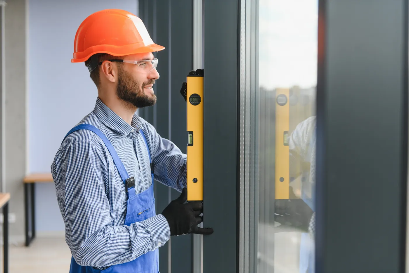 Installation et alignement d'une porte d'entrée dans l'ouest des Yvelines